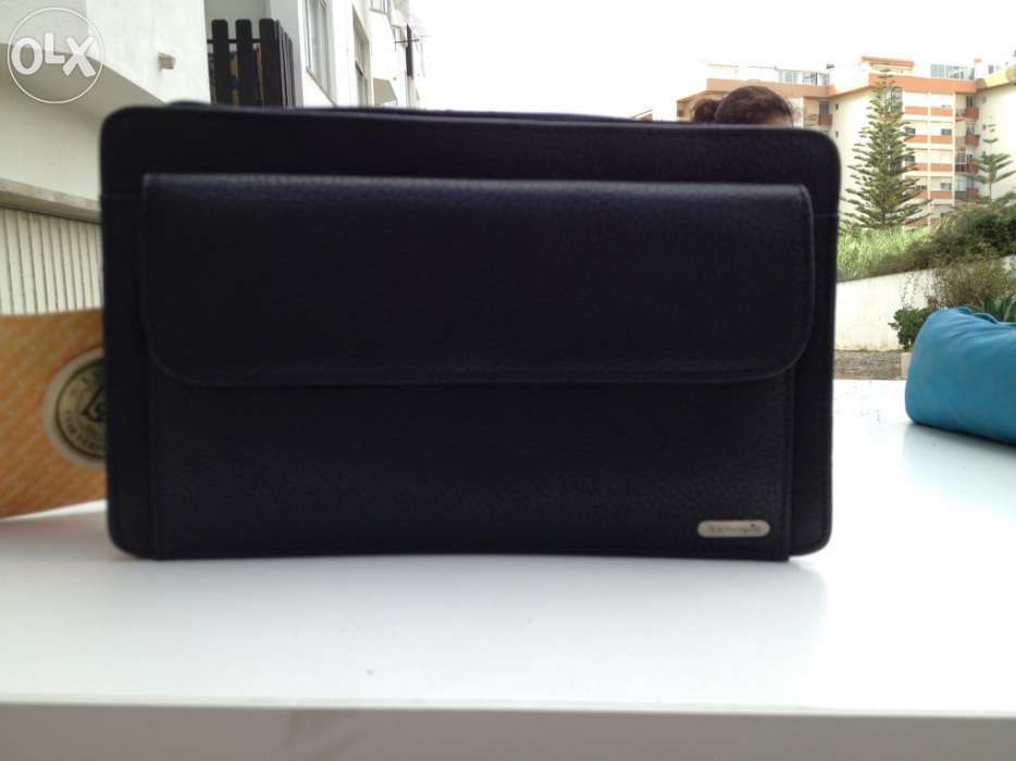 Mala de Homem em Pele