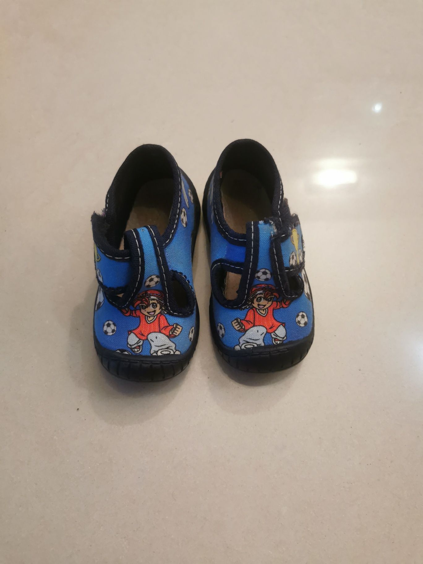 Buty, kapcie rozmiar 20