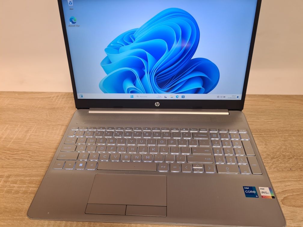 Laptop HP -15-DW3113NW 15.6 I5 -1135G7 8GB RAM 512 GB SSD Windows 11
