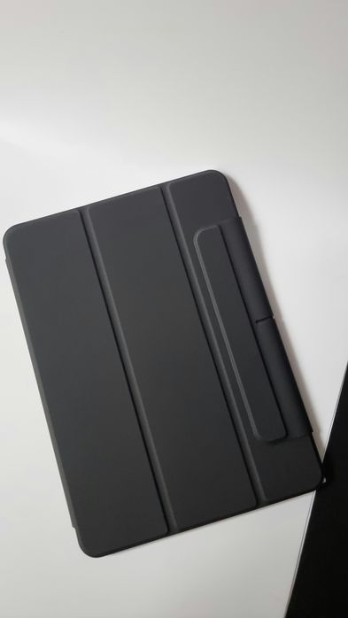 Etui ESR (nakładka) na tablet z klapką IPad Pro 11  (2022/2021/2020. 4