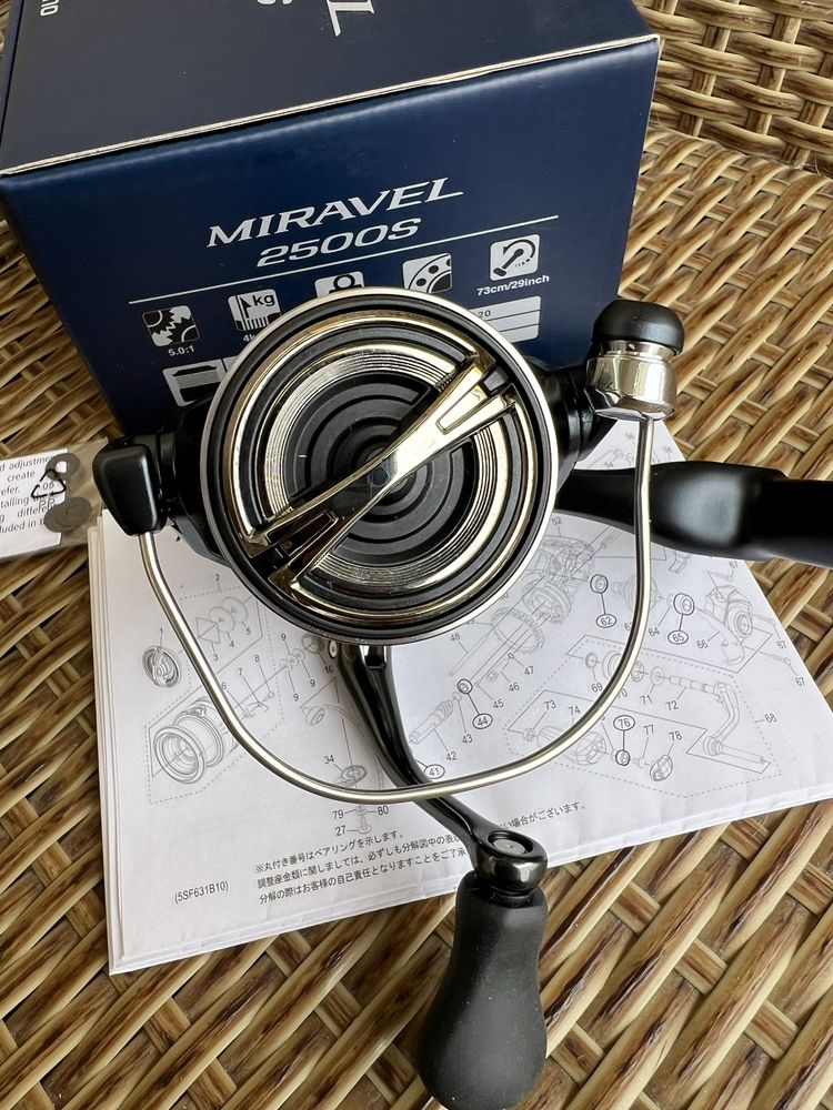 Shimano 22 Miravel 2500S нова