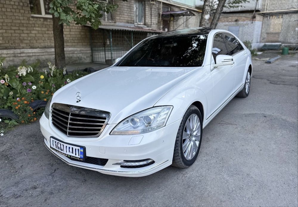Mercedes-Benz S-Class W221 Офіційний