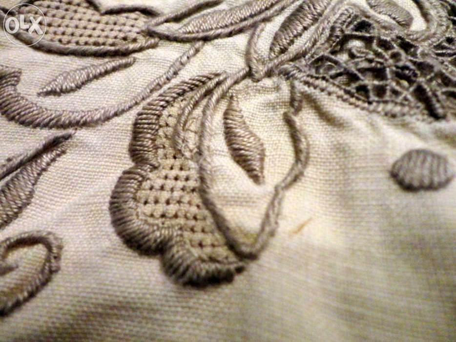 Toalha de mesa bordada da Ilha da Madeira