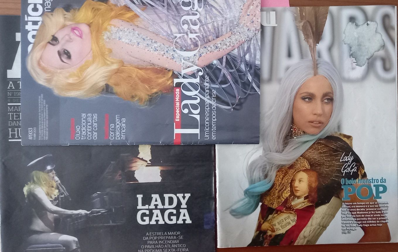 Lady Gaga em 2010 três revistas e conteúdos