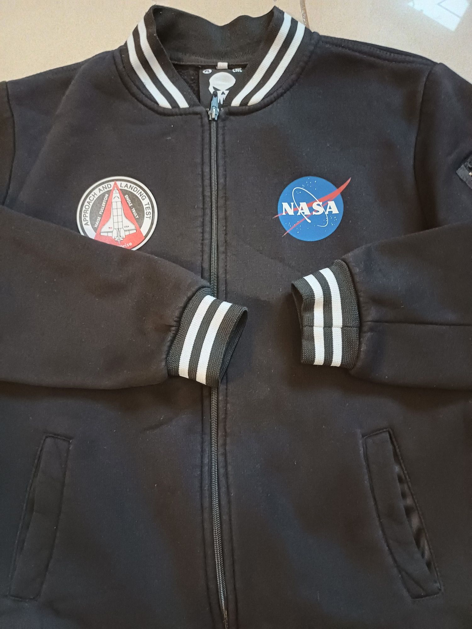 Bluza NASA stan idealny 164 czarna chłopięca