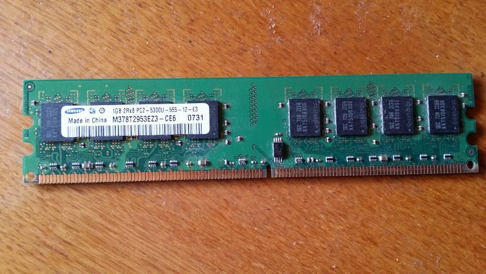 DDR2 1GB 2Rx8 pc2-5300s-555-12-e3 SAMSUNG