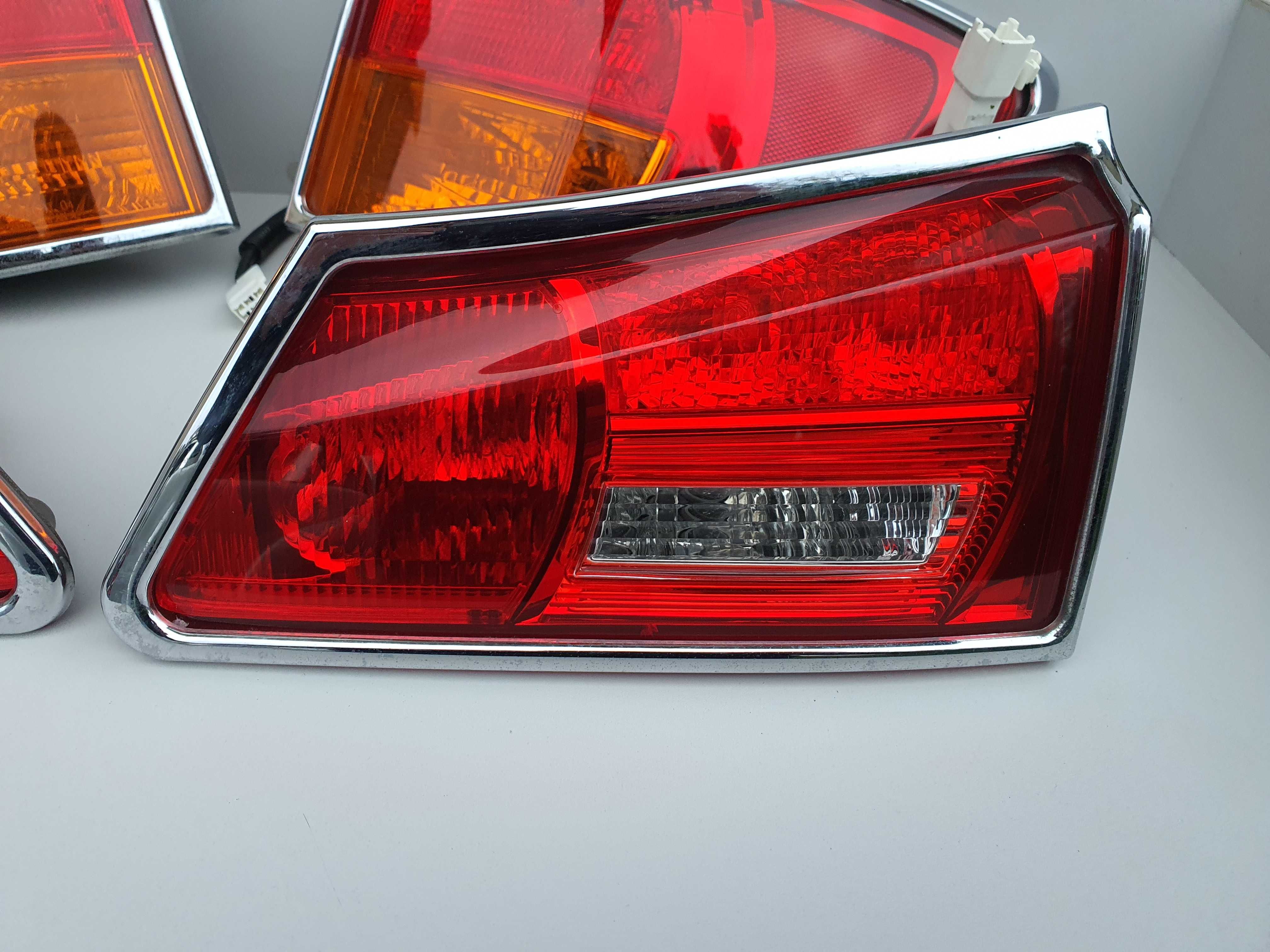 LEXUS IS220 IS250 lampy tylne z ramkami chrom 06-13