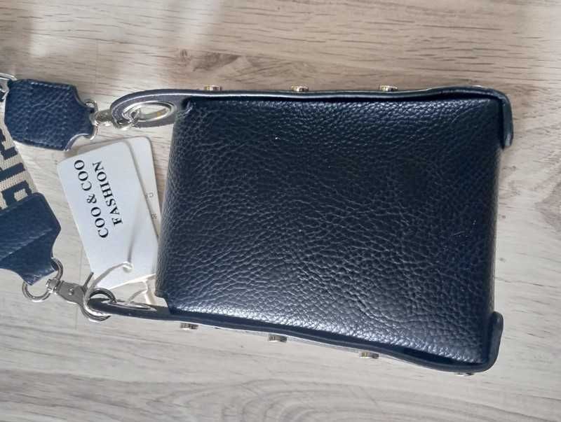 Nowa torebka włoska regulowana czarna kopertówka