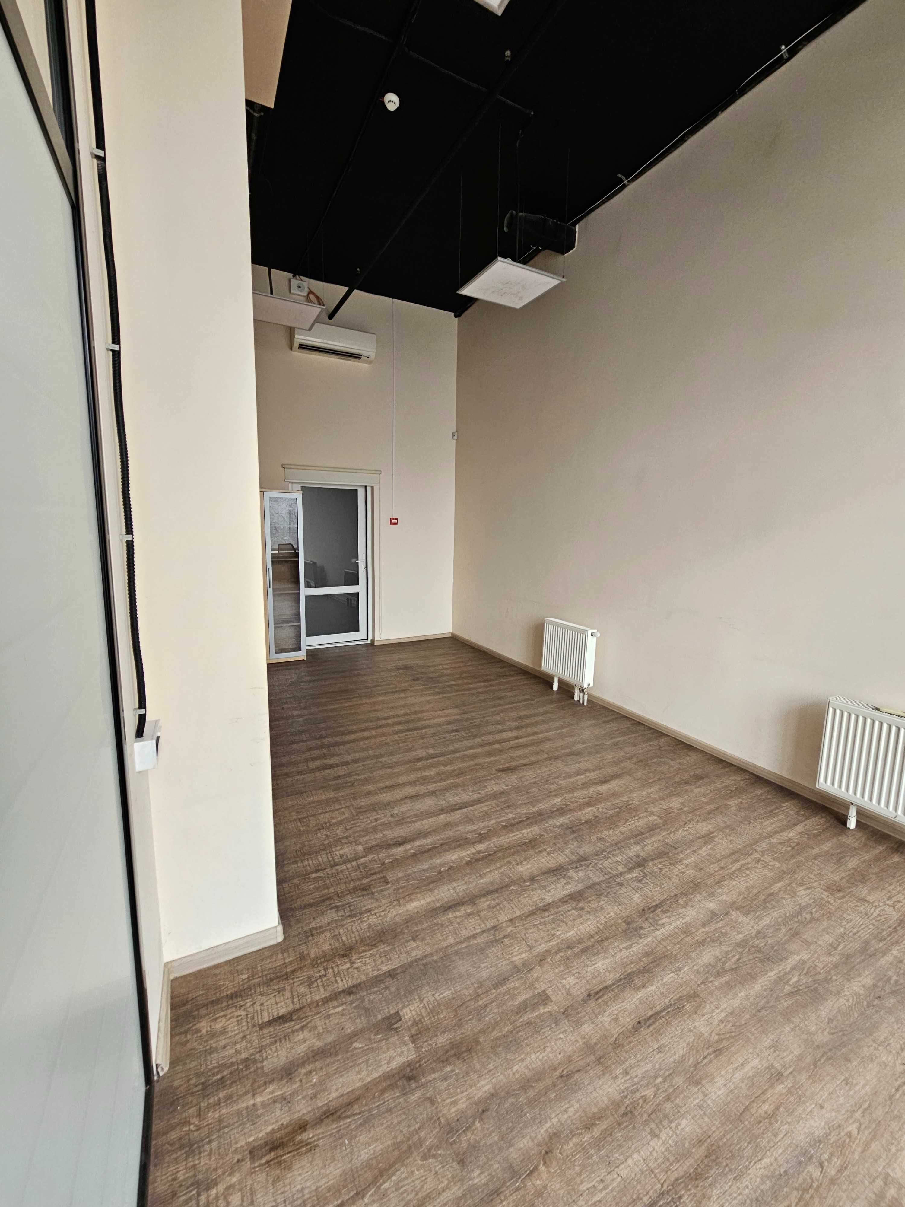 Офіс 325м2 open space, кухня + с/в, свіжий ремонт, без комісії