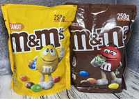 Драже M&m`s ,2 види: - шоколад - арахіс в шоколаді Вага 250 грам