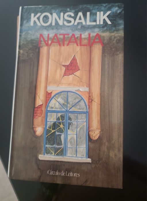 Livro romance capa rija