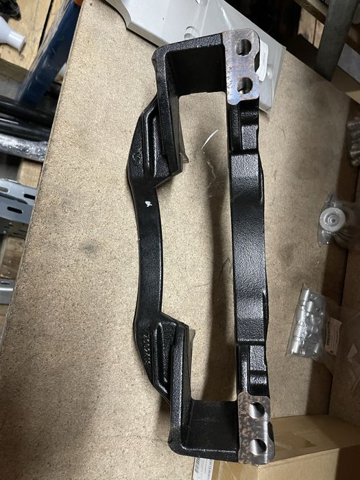 скоба супорта Knorr K004679