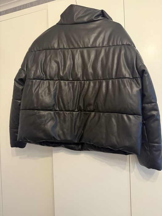 Демісезонна жіноча куртка розмір М-Л