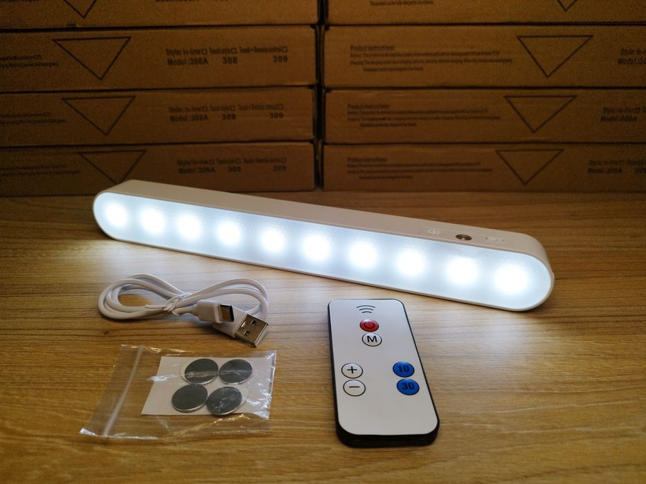 LED Світильник, LED лампа з пультом керування (акумуляторна, магнітна)