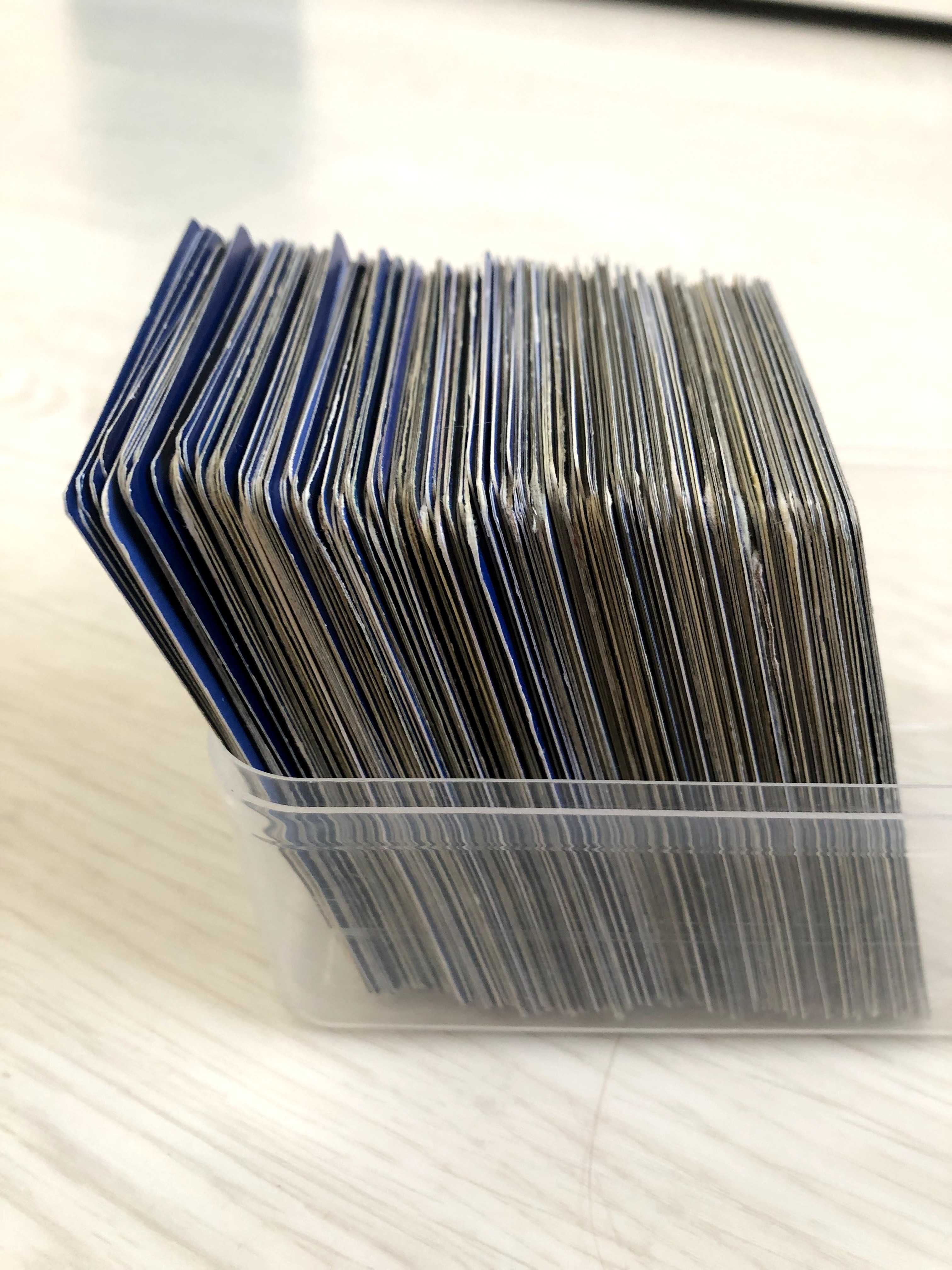 Mais de 200 cartas Pokemon raras e não raras