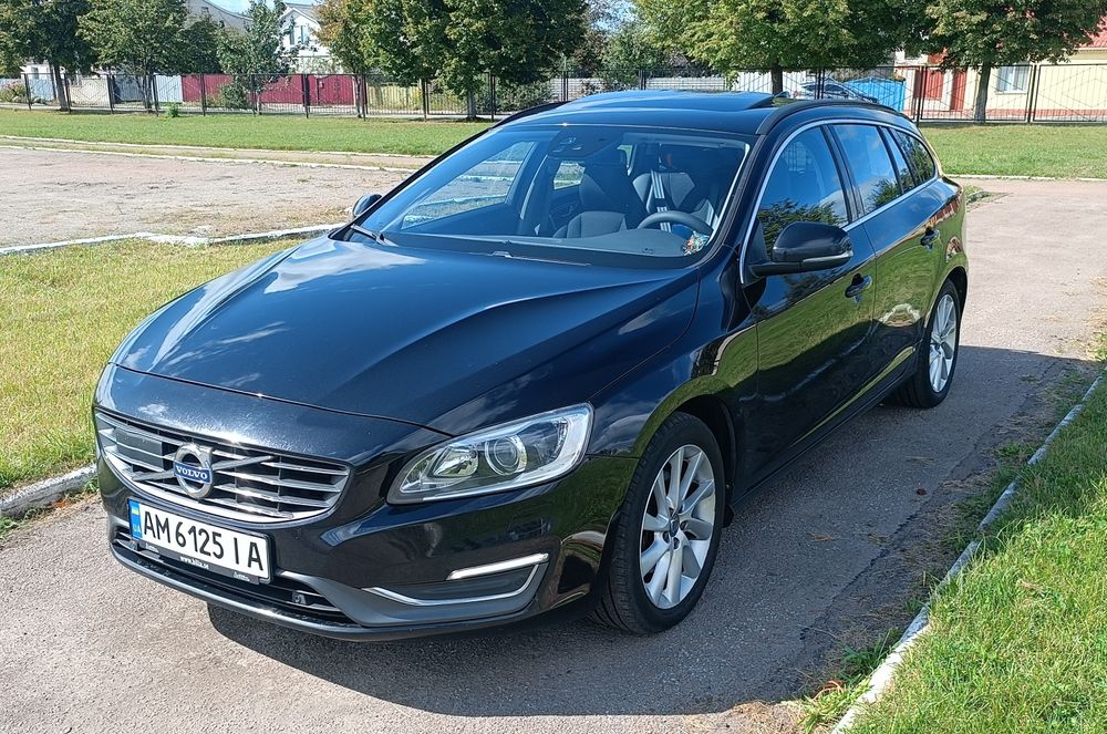 Автомобіль Volvo V60 D4