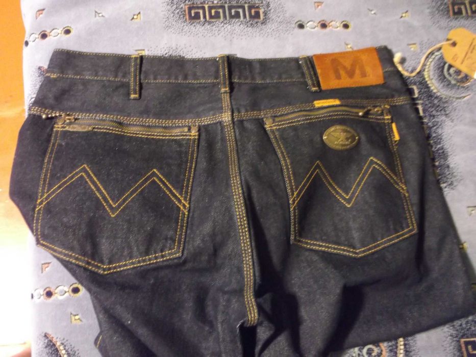 Продам джинсы Montana 10040 новые