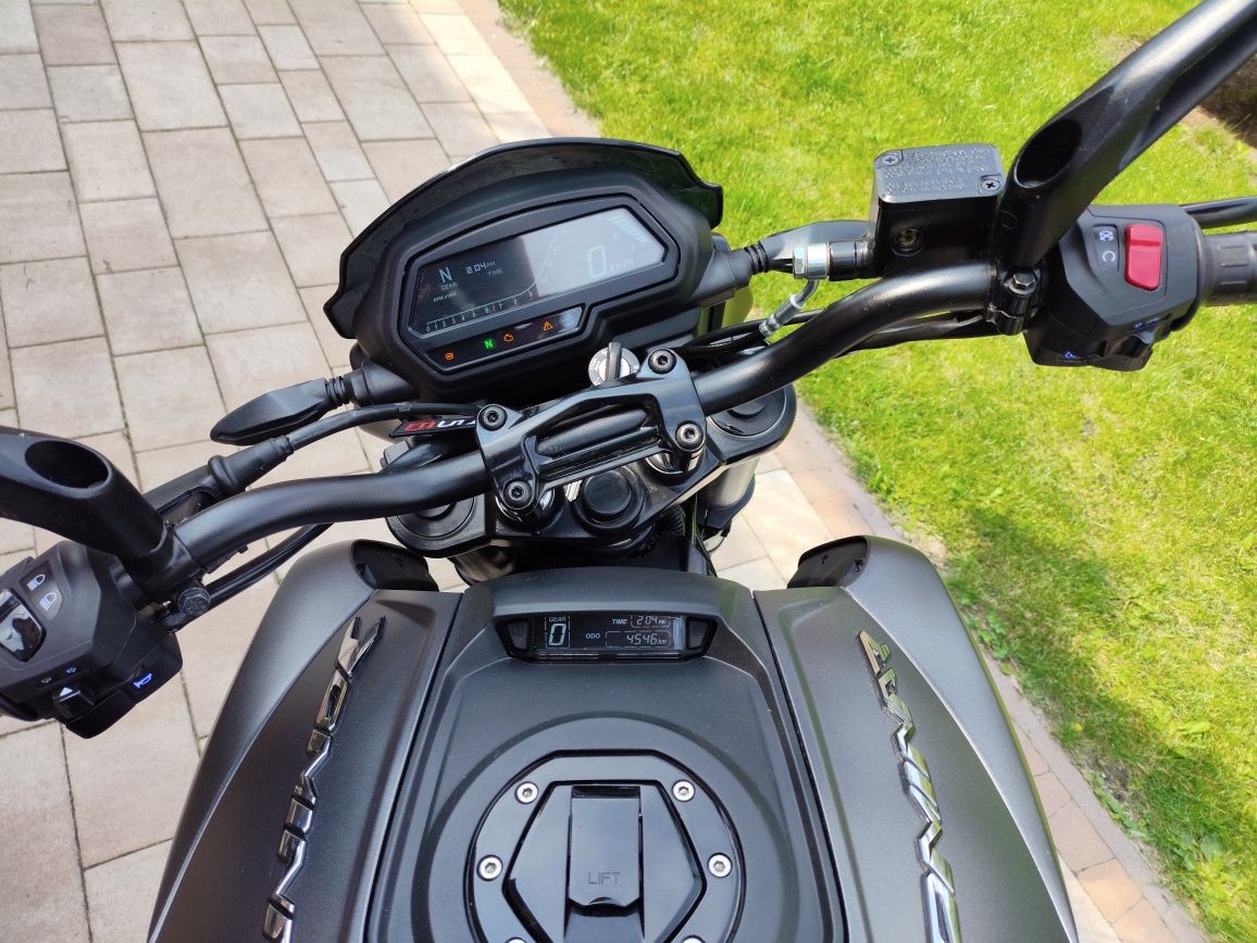 Bajaj dominar 400