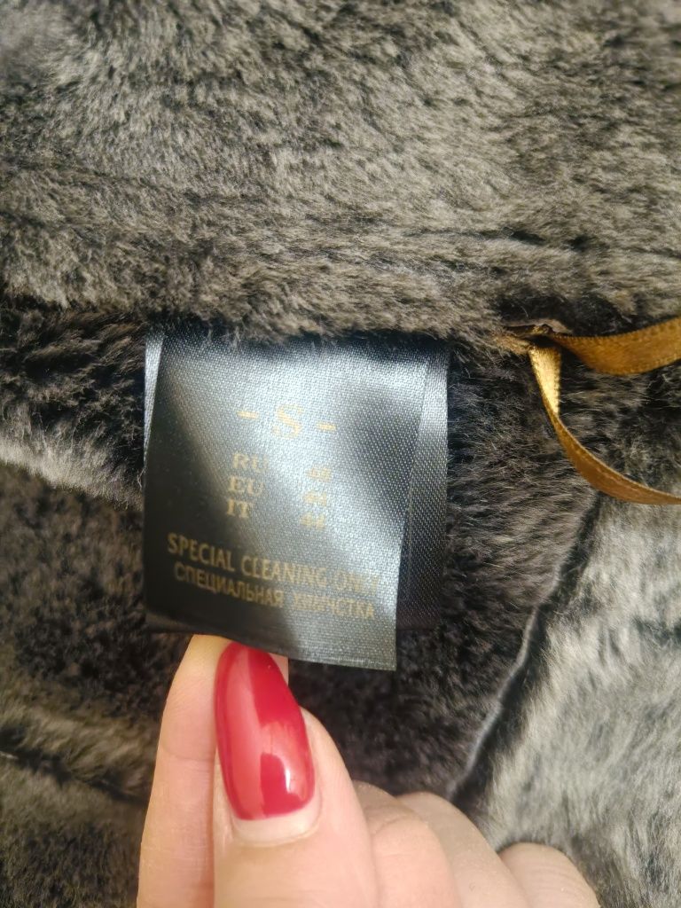 Продам дублёнку женскую размер s