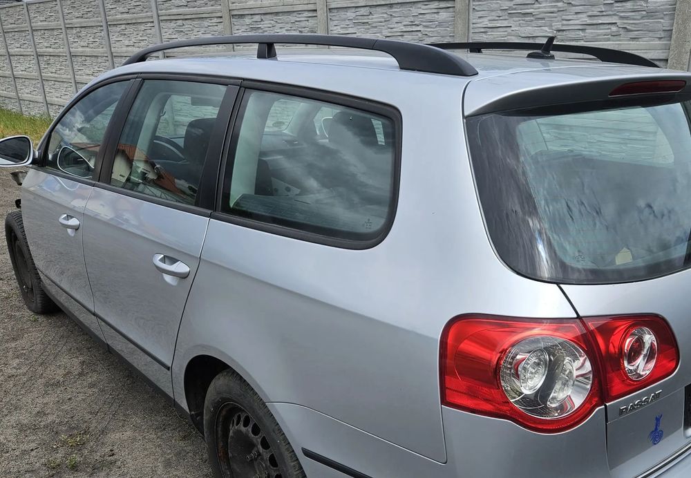 VW Passat B6 Kombi Błotnik Tył Lewy Ćwiartka LA7W