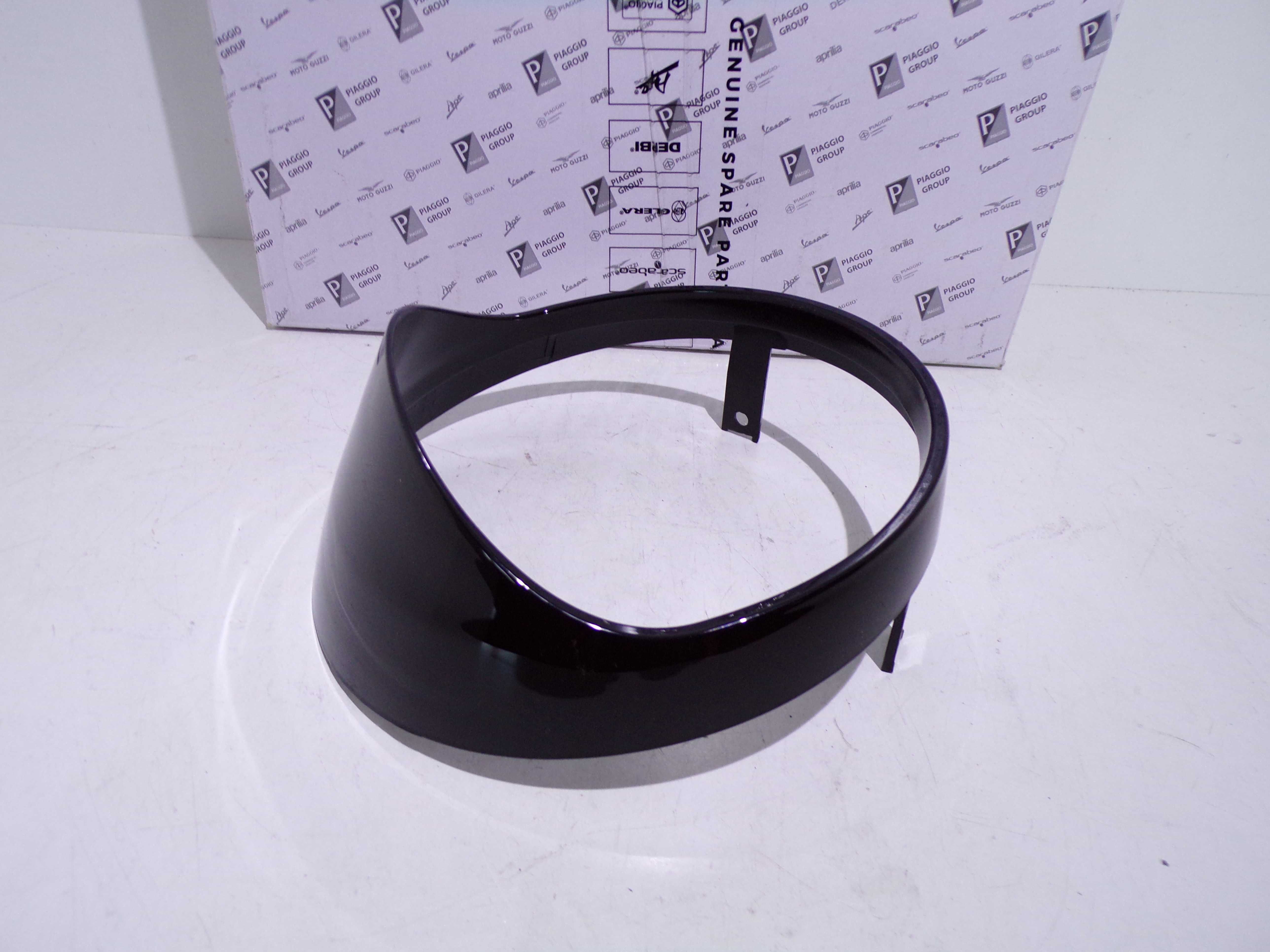 Ramka Reflektora Lampy Daszek Black Edition Vespa GTS 125/300cc 19-25r