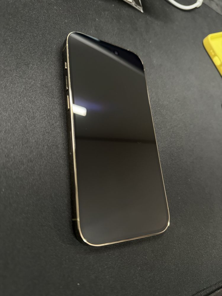 Iphone 14 Pro Dourado