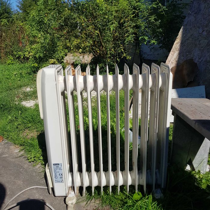 Продається масляний електрообігрівач De Longhi