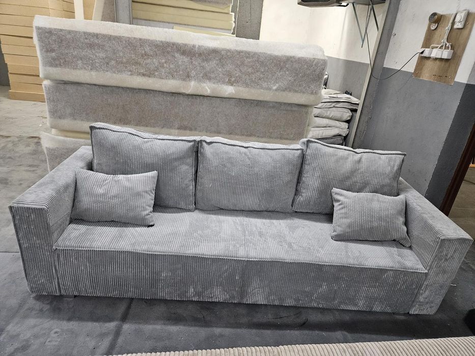 Kanapa sztruks z funkcją spania I pojemnikiem