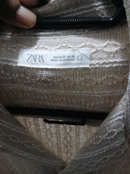 Vendo está camisa estruturada de algodão com gola bowling da Zar