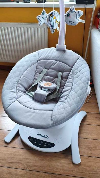 Bujaczek elektryczny LIONELO Bella 2w1 bujak i gondola z moskitiera
