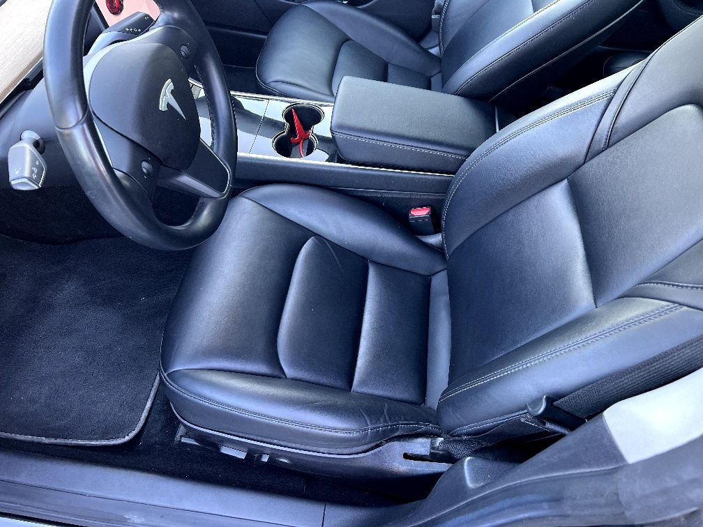 Продам Tesla Model 3 2019