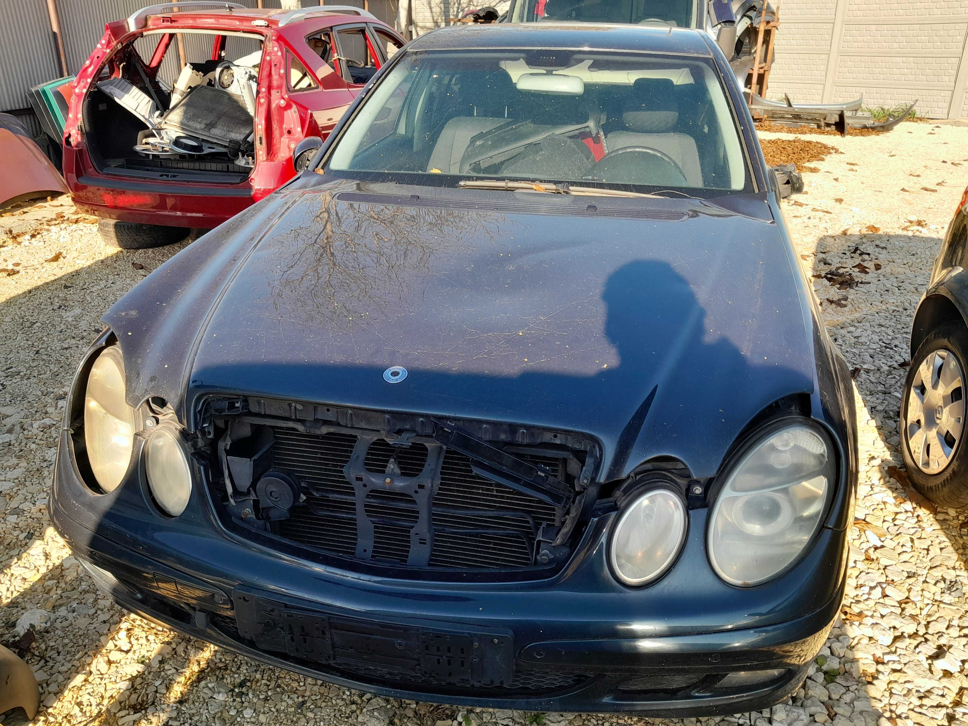 Mercedes E- klasa w211 2.2 CDI 646.961 Lakier C189  Na Części