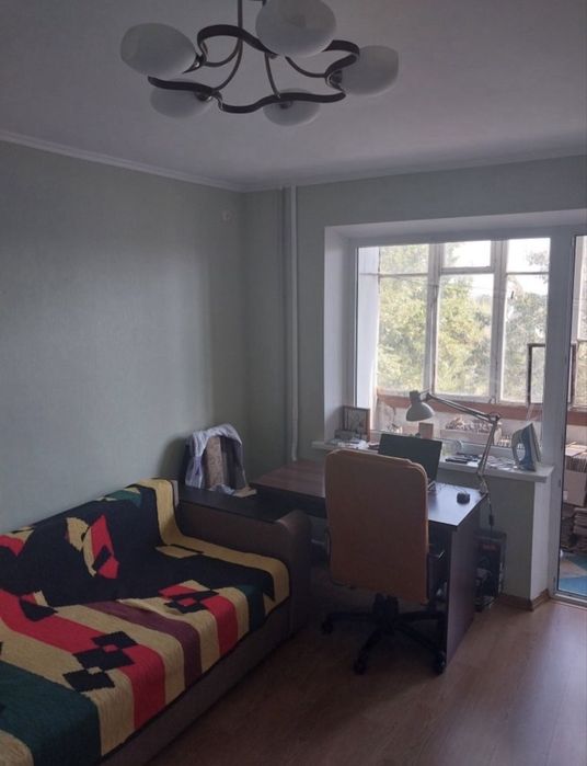 Продам 2-х комнатную квартиру левый берег Є-Відновлення. Ж