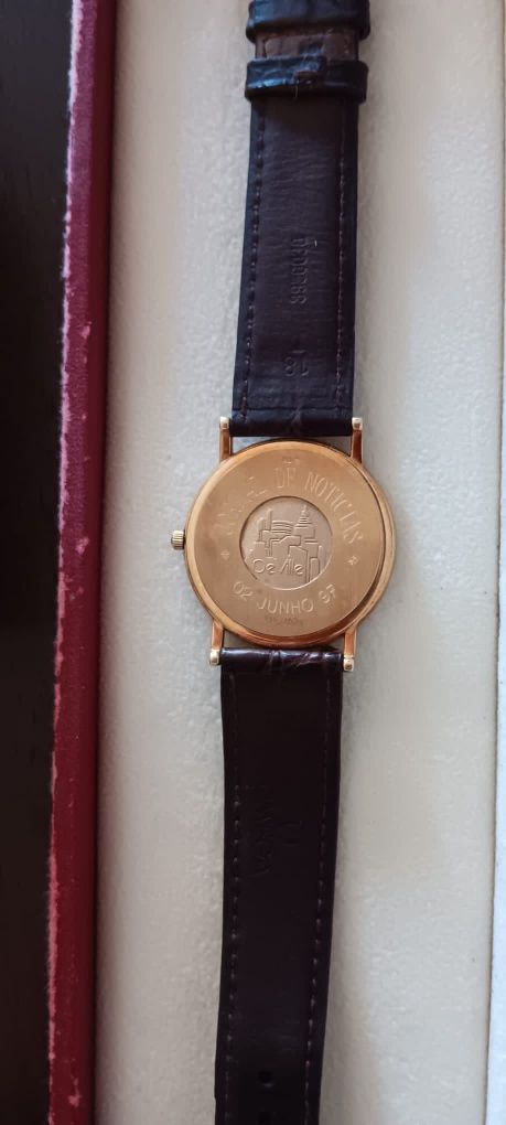 Relógio Omega De Ville em ouro Edição 100 anos JN