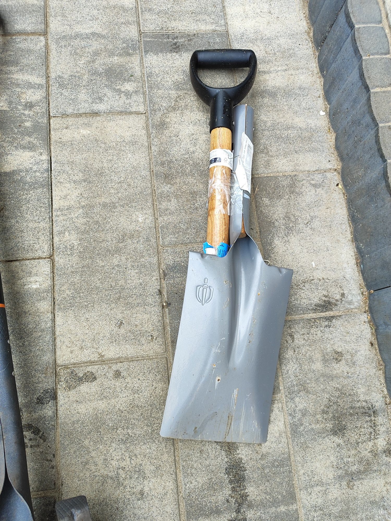 2 szpadle Magnusson