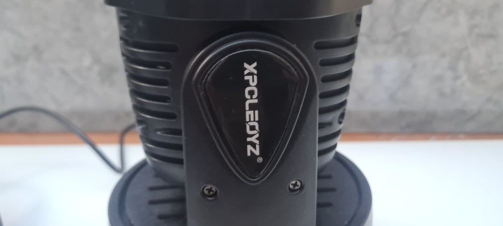 XPLED XYZ Mini-LED Moving Head Light – 7x10W RGBW / 18x3W RGB – Ruchom