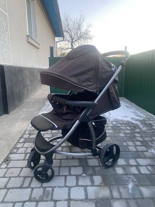 Прогулянкова каляска Carrello Vista