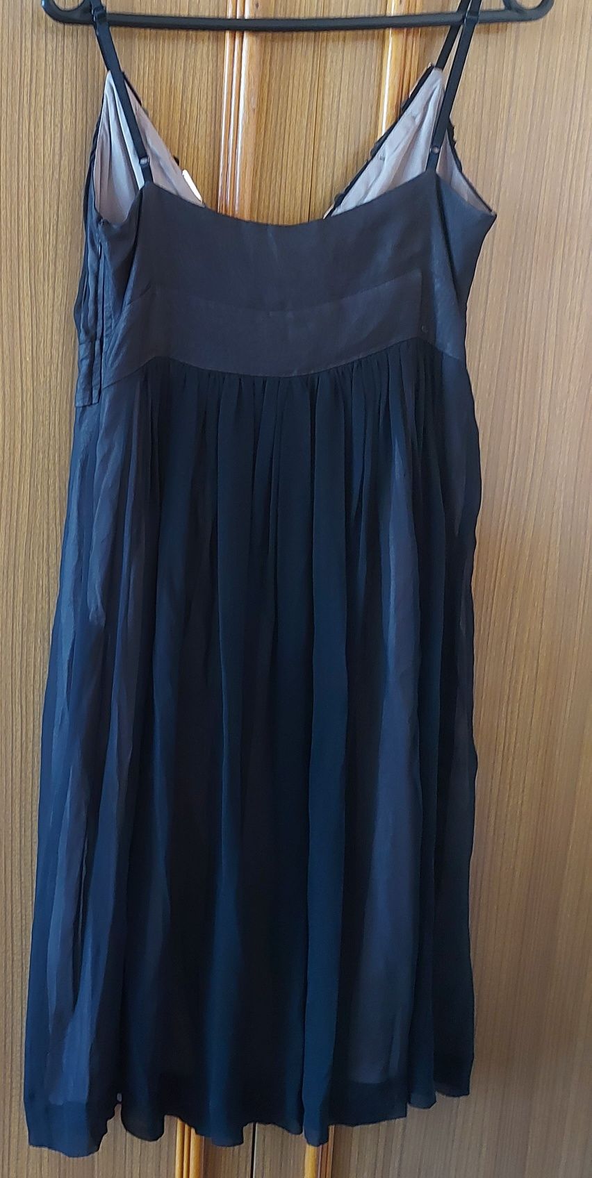 Tiulową, czarna sukienka