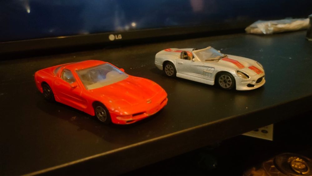 Carros em miniatura de coleçao
