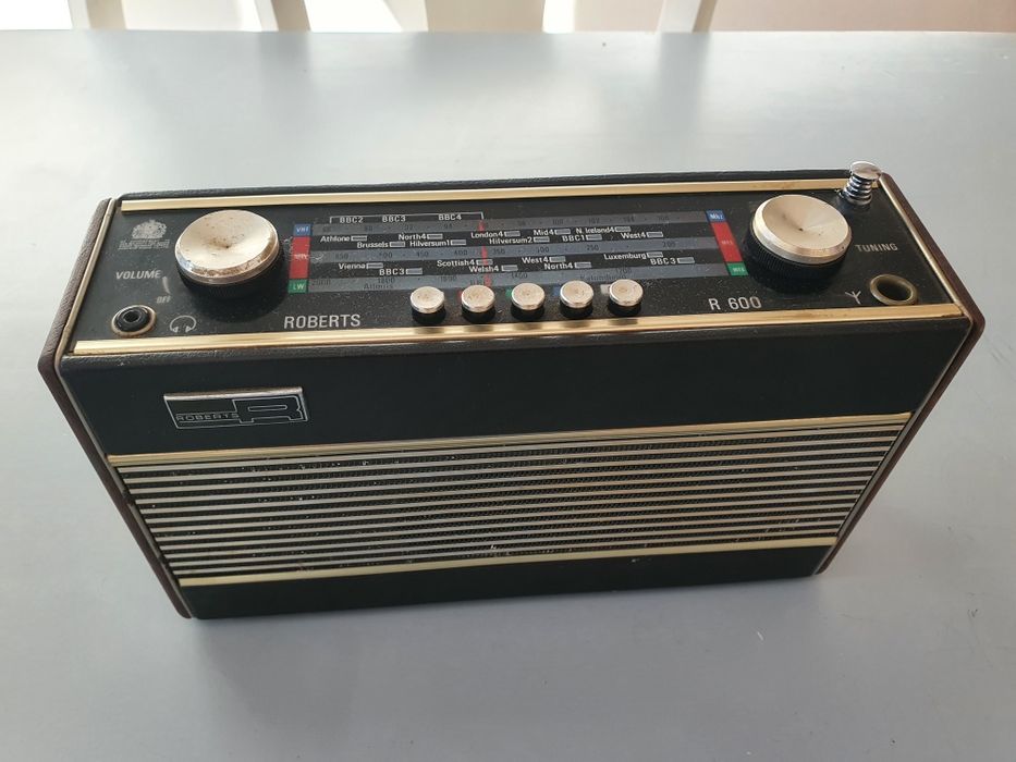 Rádio vintage Roberts Radio - Reino Unido