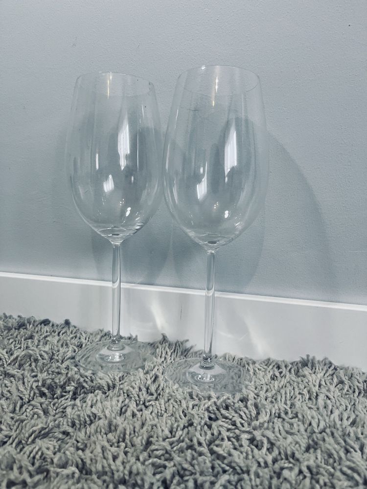 Zestaw dwoch kieliszkow na wino duze kielichy pucharki szklane