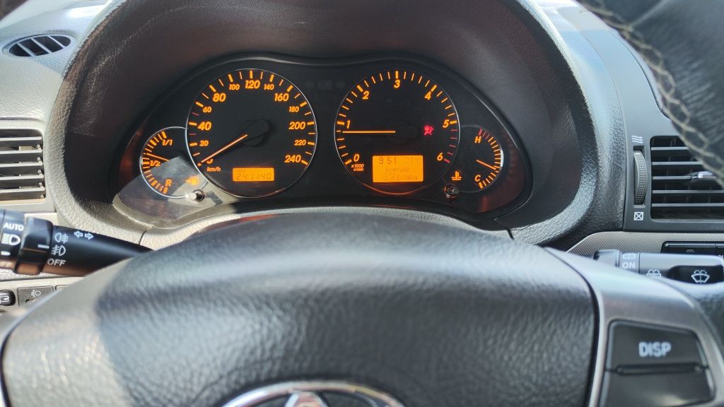 Продам Тойота Авенсіс 2006