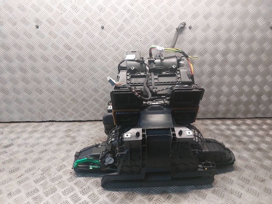 OBUDOWA NAGRZEWNICY RENAULT MEGANE III