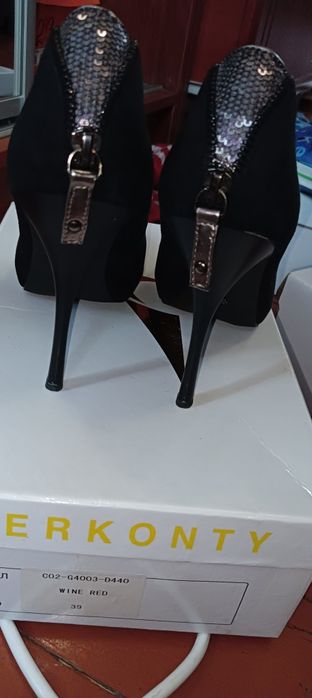 Женские туфельки