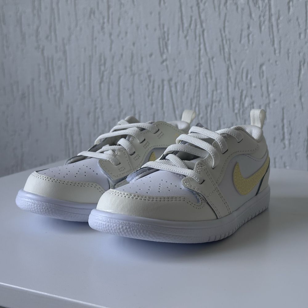 27 р, 17.5 см. устілка. Дитячі кросівки Nike, оригінал
