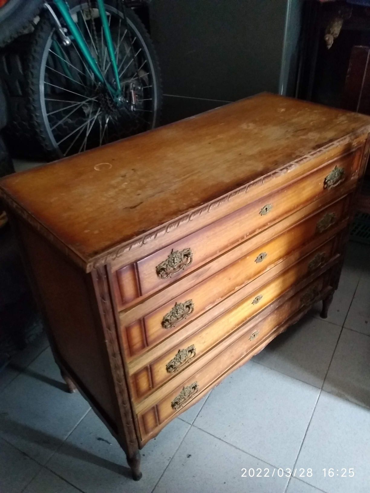 Cómoda antiga para restaurar