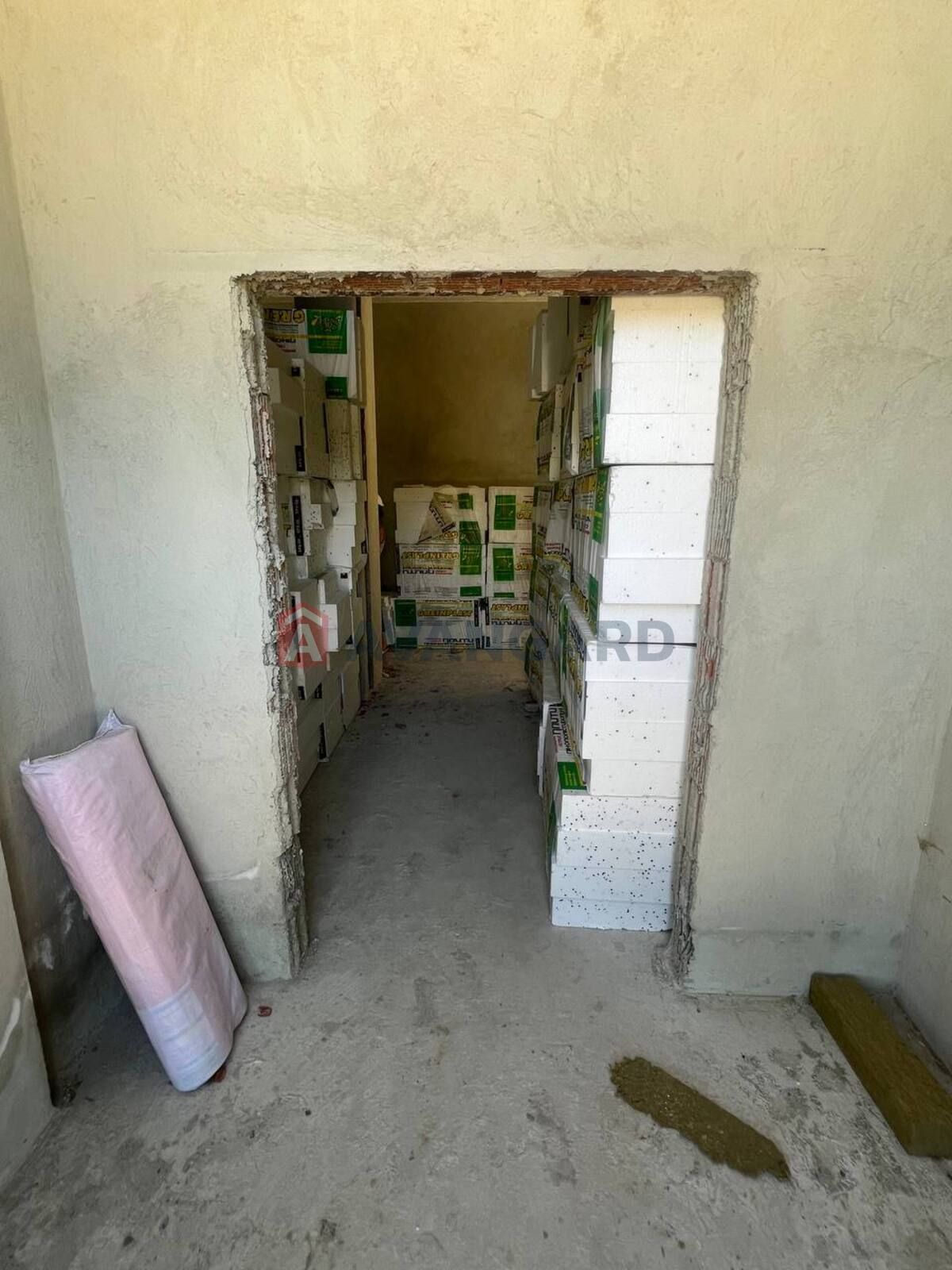 Комерція 258 м&#178; у ЖК Five Address (Сихів), фасад, два поверхи