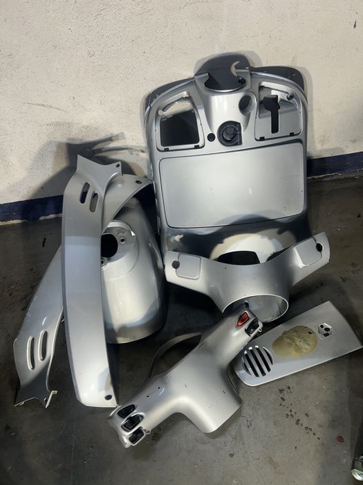 Vespa GTS 125 plastiki karoseria części kokpit vespa 125 gts piaggio