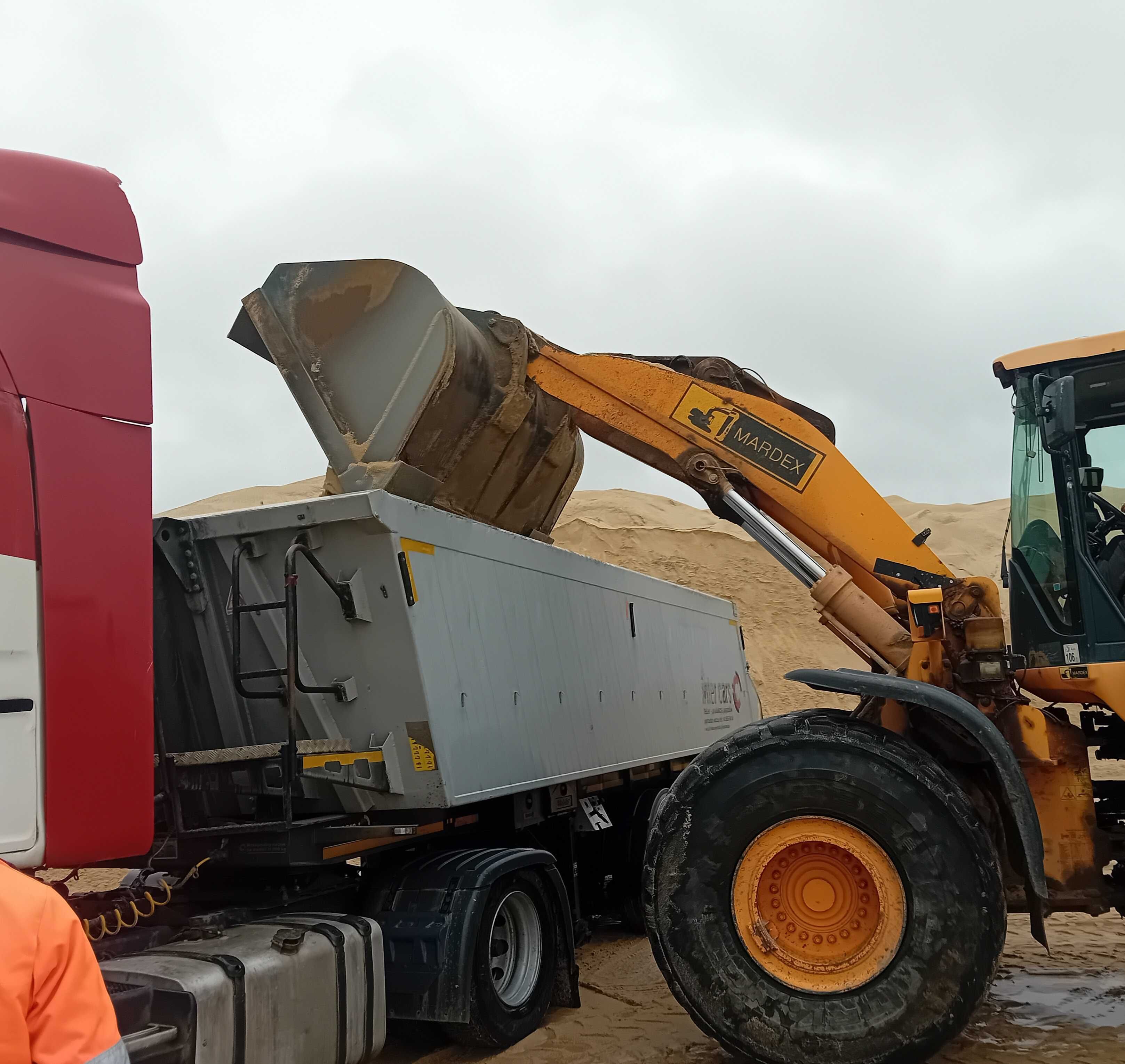Usługi transportowe wywrotka z Hds