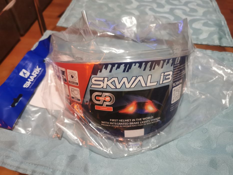 Wizjer, szybka kasku shark skwal i3. D-skwal. Ridill 2 nowa.